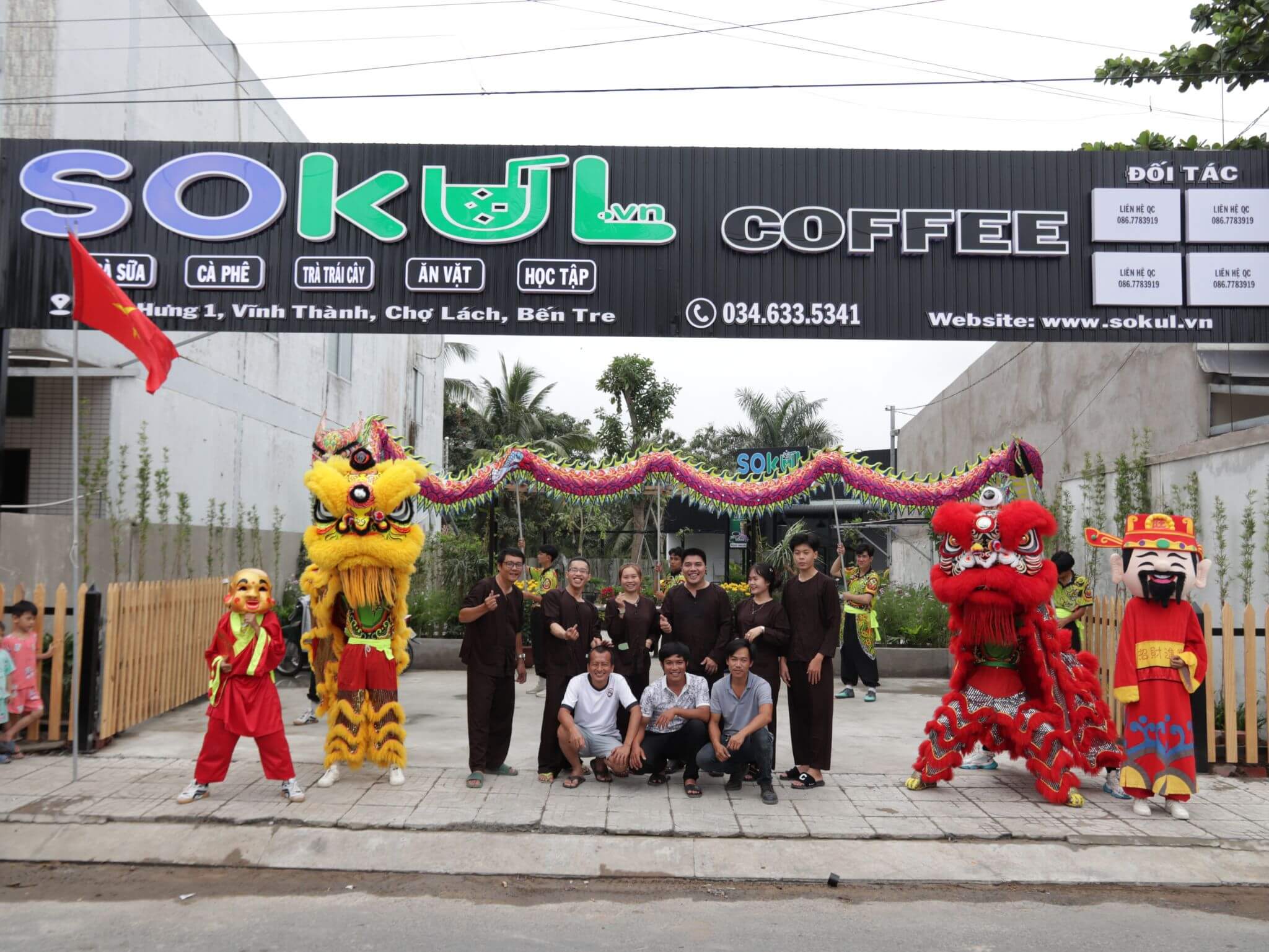 Không khí khai trương tại Sokul Coffee 10